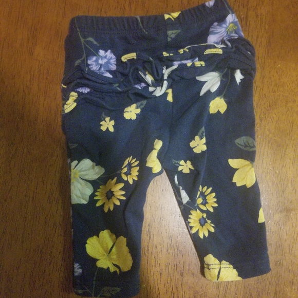 Chambray top & Floral leggings - Picture 5 of 8